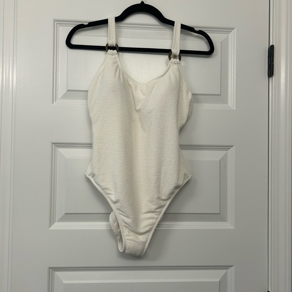 Shade & Shore Women’s pucker high leg one piece - Picture 4 of 11